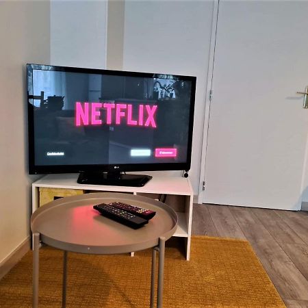 Grand Studio Lyon Villeurbanne Proche Metro - Wifi Екстериор снимка