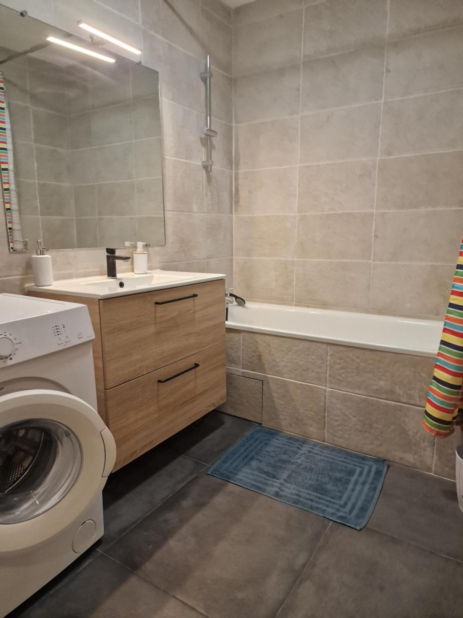 Grand Studio Lyon Villeurbanne Proche Metro - Wifi Екстериор снимка